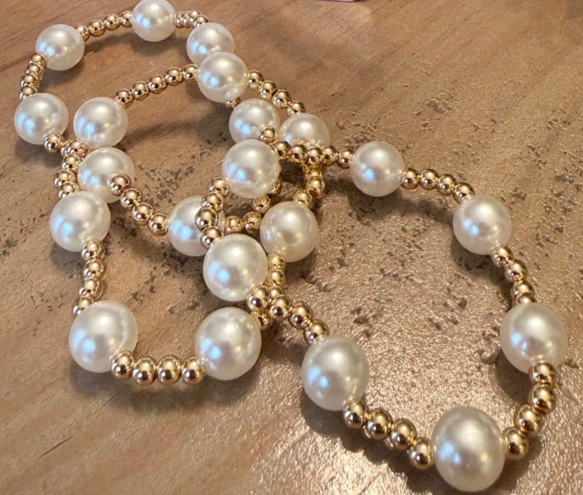 Hope pearl bracelet